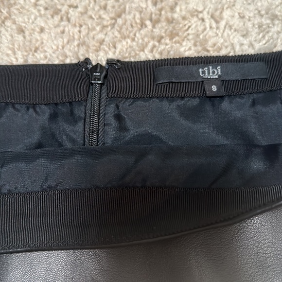 Tibi Leather skirt - 8 - Picture 3 of 5